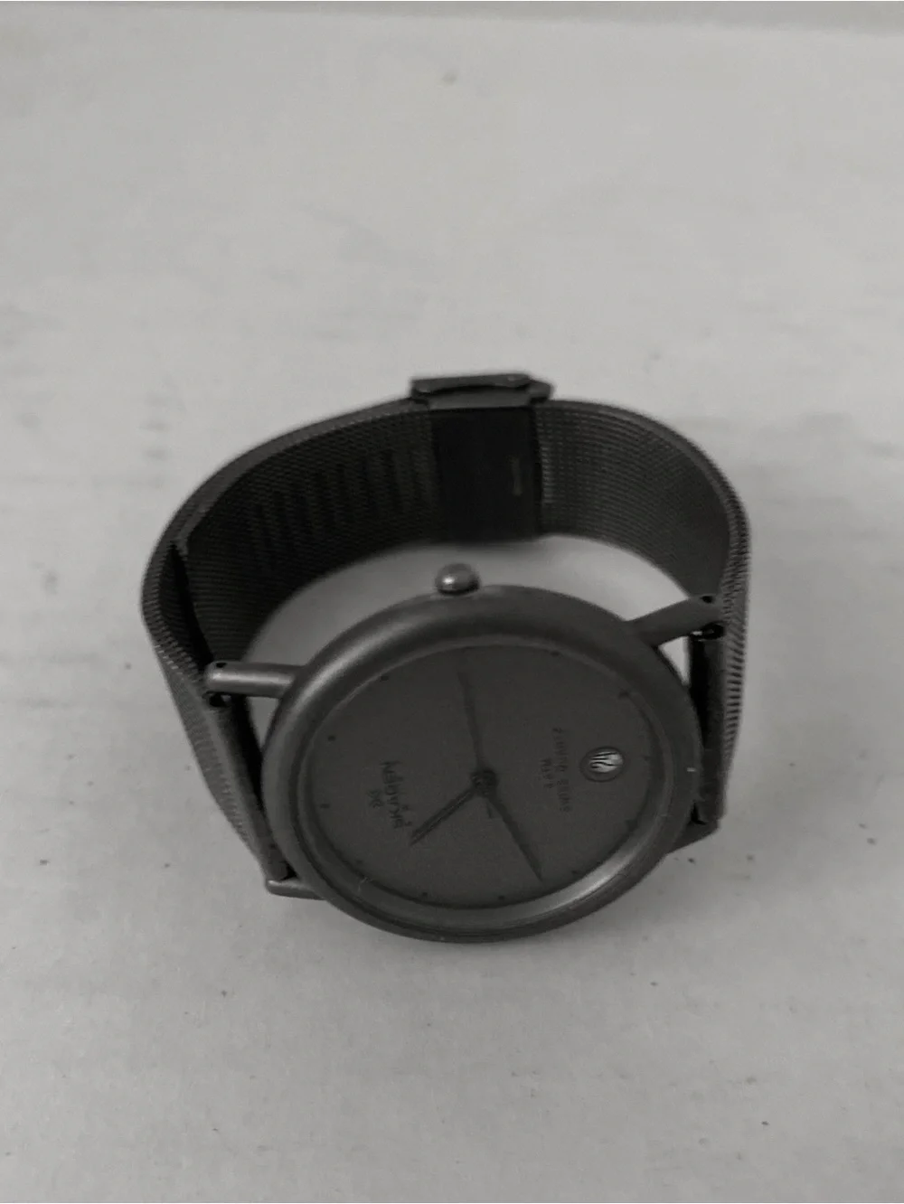Skagen Unisex Minimalist Gunmetal Case/Mesh Band Watch. Calendar and a 2nd Hand.